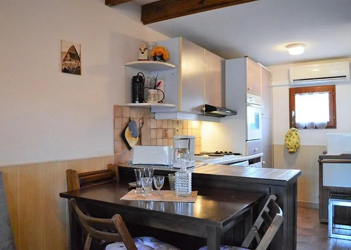 Bo210-203 Mazet 2 Pieces Mezzanine 6 Couchages Bormes Les Mimosas